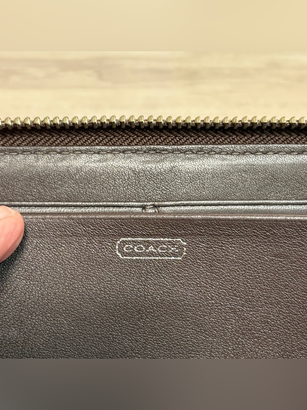 VTG Coach Chelsea Dark Brown Pebbled Leather Zip Around Wallet - Picture 4 of 11